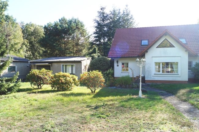 Straßenseitige Ansicht