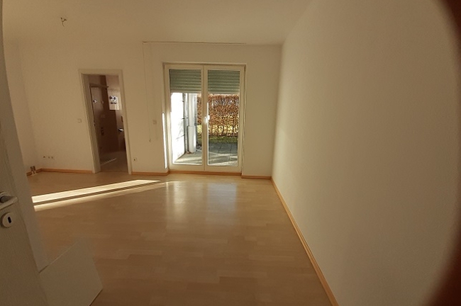 Schlafzimer mit Zugang Bad und Terrasse 1