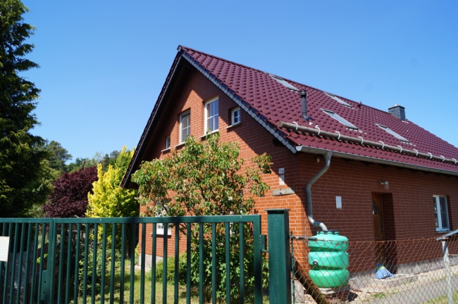 Hausansicht mit Eingang