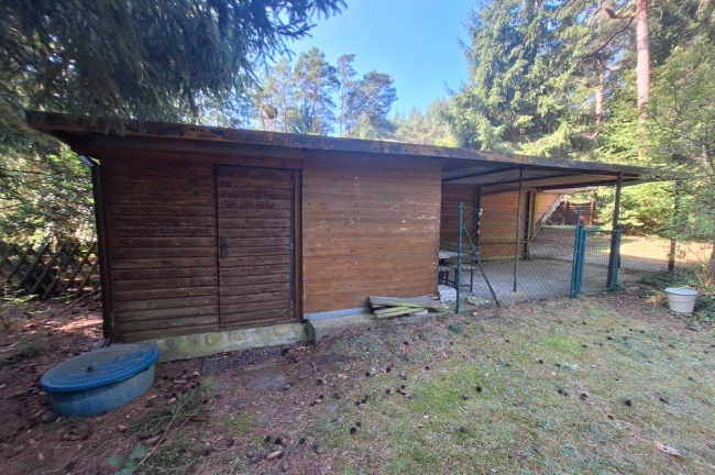 Carport mit Schuppen