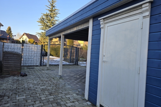 Carport mit Nebengelass